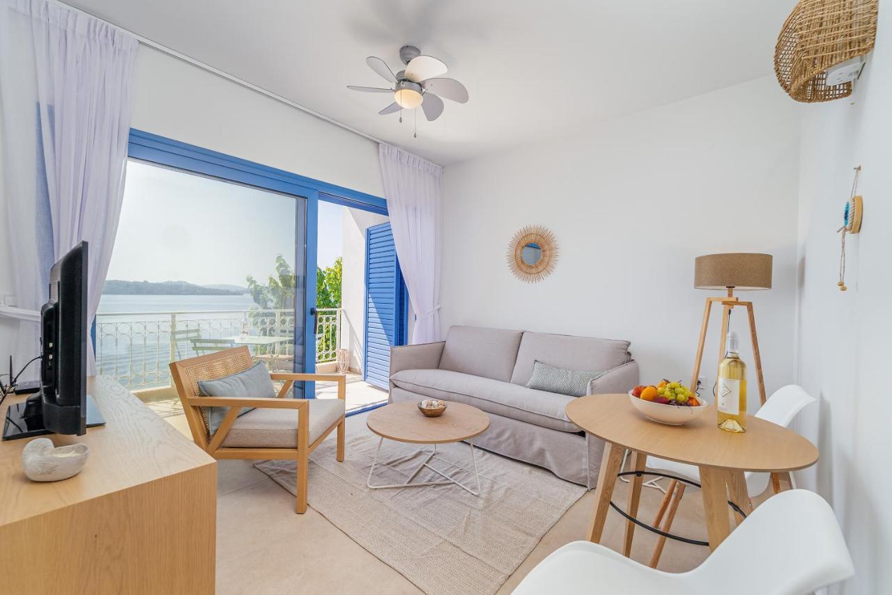 Greek Beach House Complex A4 นีดรี ภายนอก รูปภาพ